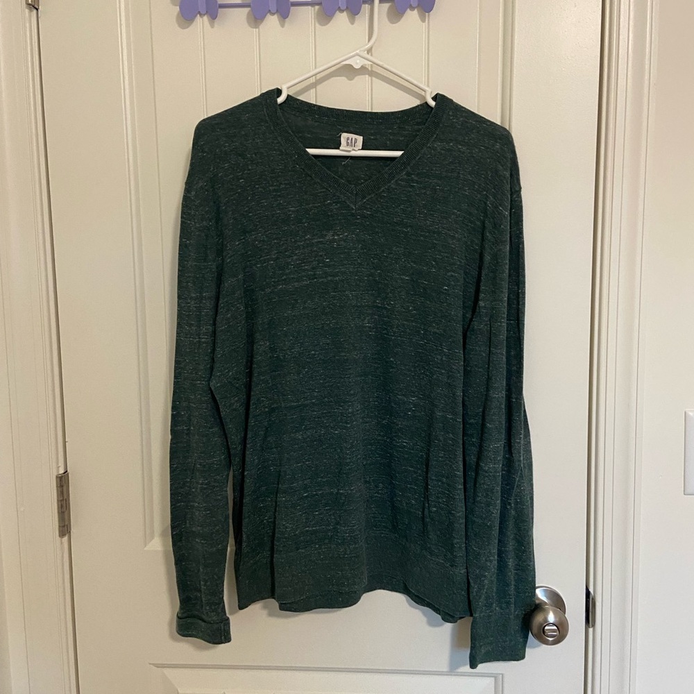 EUC | GAP men’s thin knit dark green v-neck lightweight sweater large